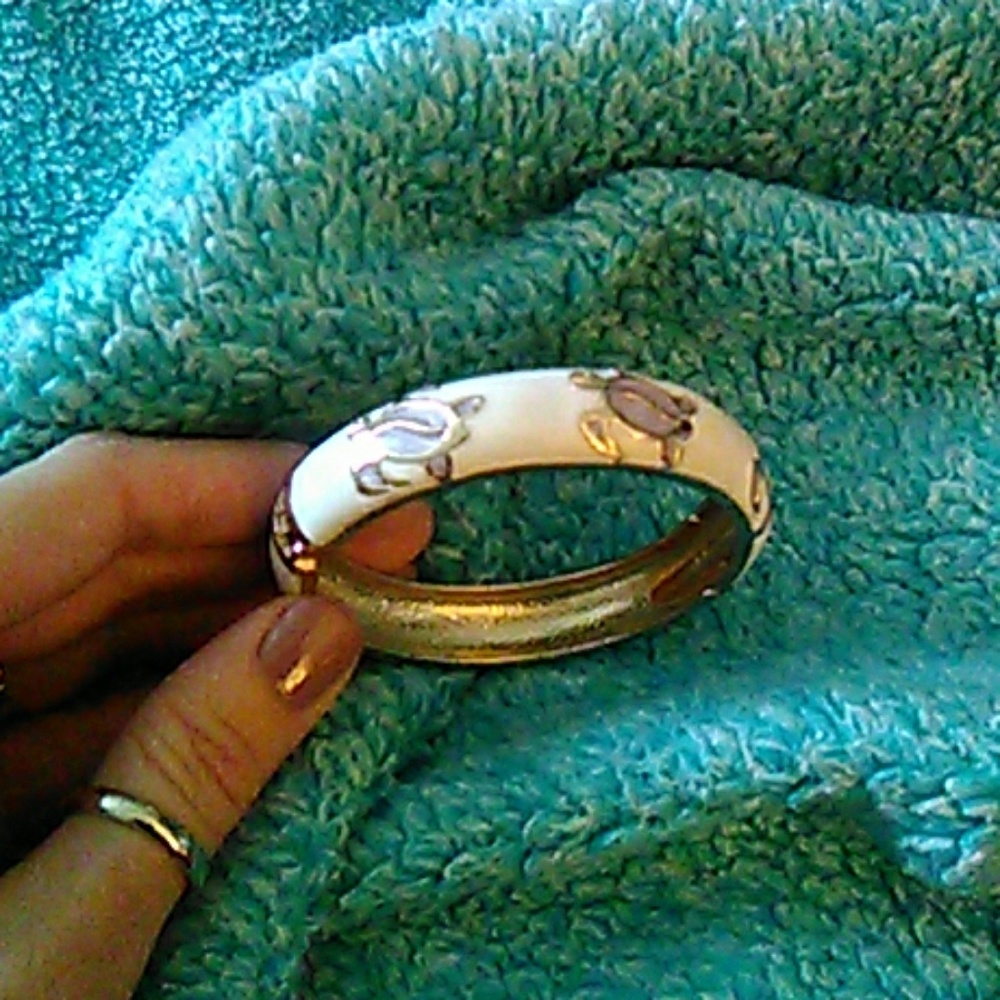 Beautiful turtle bangle cuff